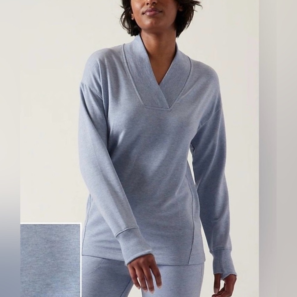 Athleta Women's Blue Gray Clarity V Neck Long Sleeve Sweatshirt Size M